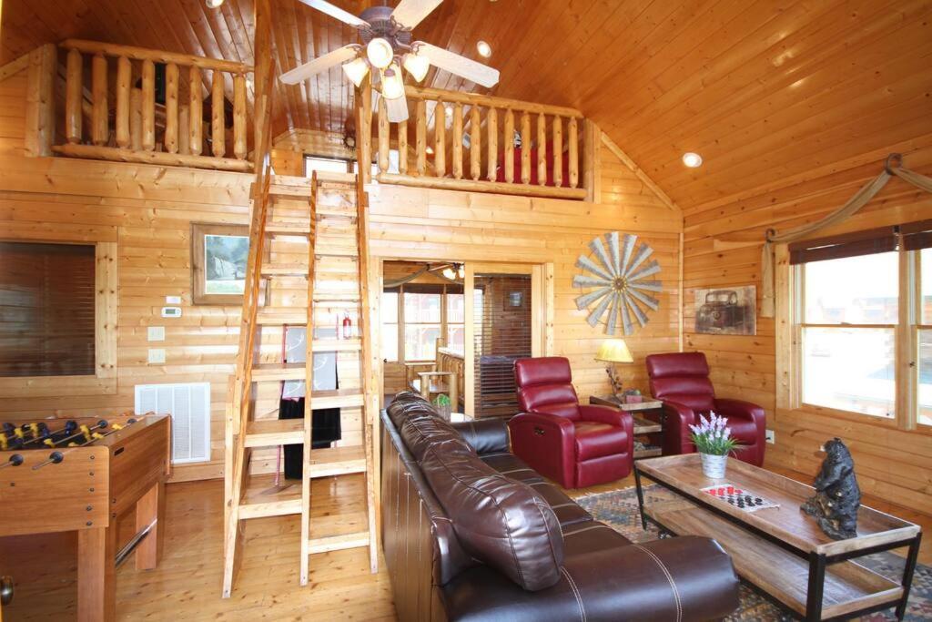 Вилла Heavenly Daze A Peachful Retreat Севьервилл Экстерьер фото